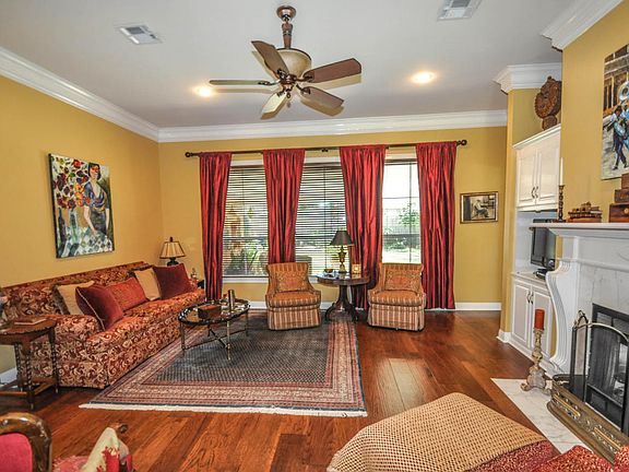 4th image of 400 Whitebark Dr
