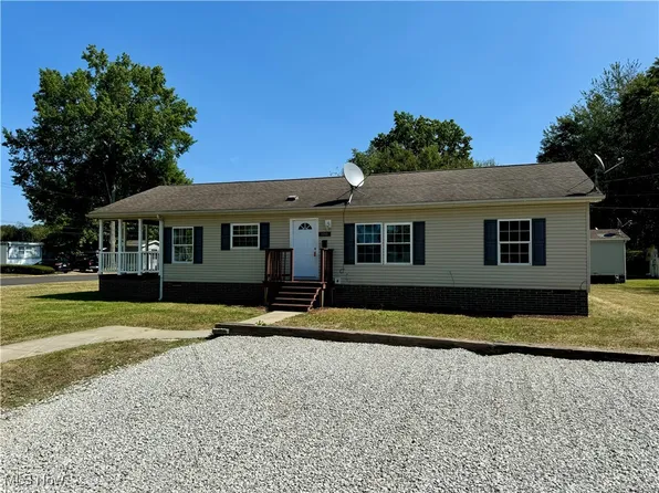 100 Grant St SW, Brewster, OH 44613