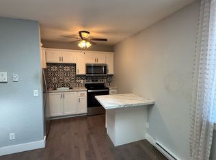 270 W 17th St #19, Dubuque, IA 52001