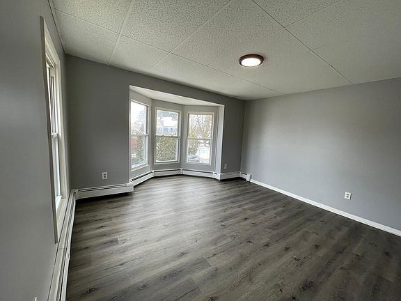 2nd image of 35 S Main St #2R