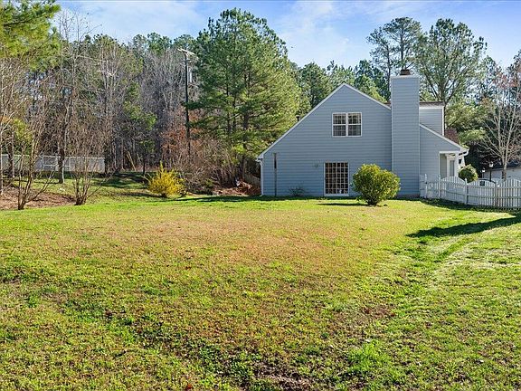 4th image of 3802 Northlake Dr