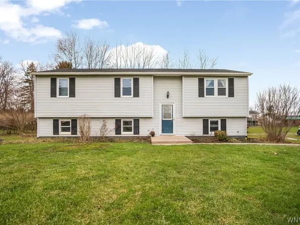 4806 Cottage Ct, Lockport, NY 14094