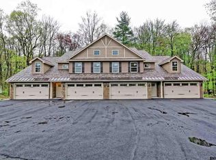 118 Homestead Ct, Schenectady, NY 12306