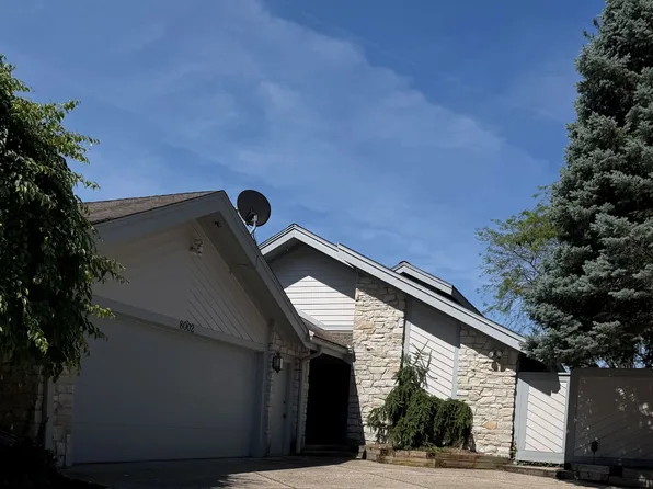 8002 Dean Rd, Indianapolis, IN 46240