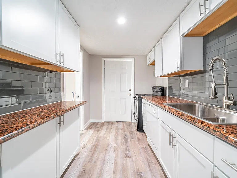 465 Brehl Ave — Photo 1