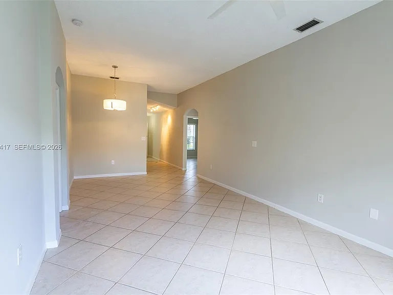 11811 SW 8th St — Photo 10