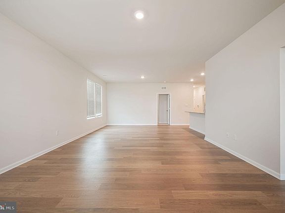 2nd image of 100 Ridgely Blvd