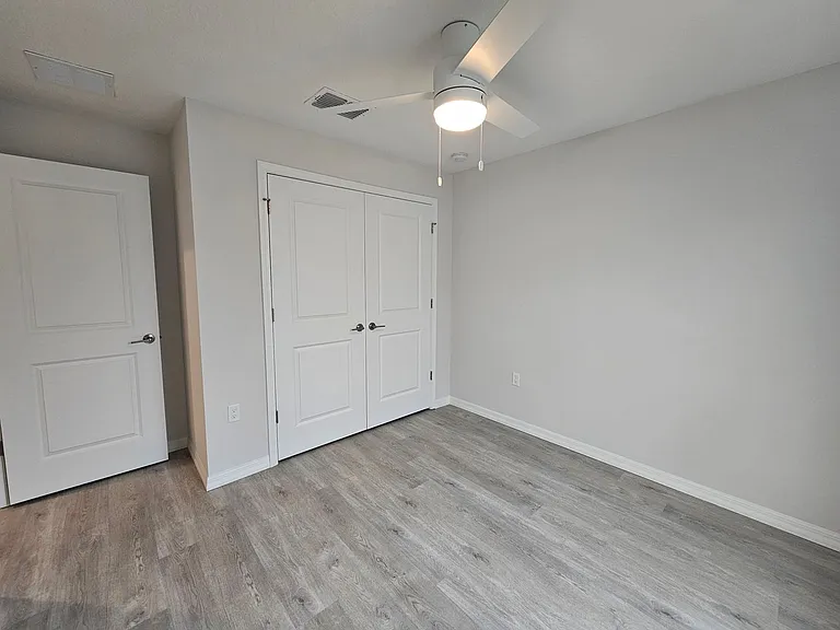 23 Rosecroft Ln #B — Photo 2