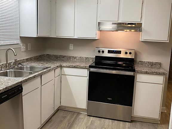 3rd image of 1258 S Lea Ct SE #B