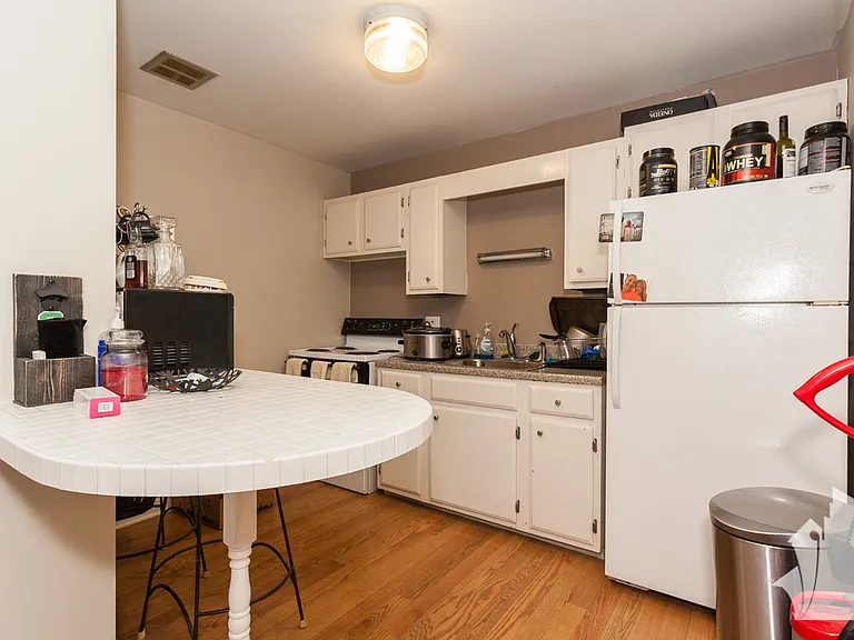 607 W Wrightwood Ave #305 — Photo 4