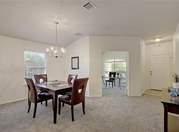 4th image of 745 Covent Dr