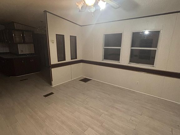 3rd image of 706 Greywood Ln