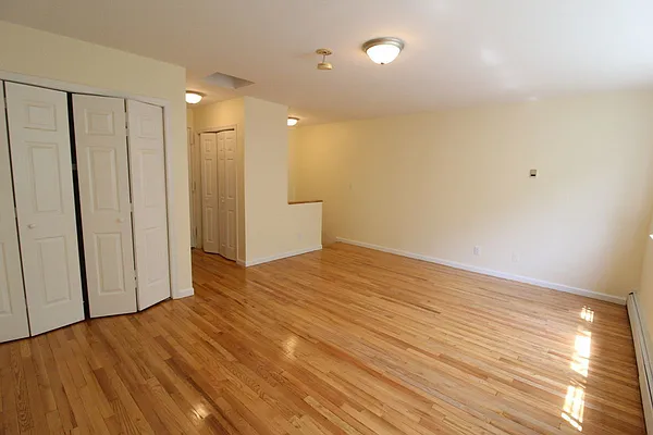 Rented by Bruma Realty LLC | media 22