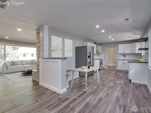 2nd image of 8501 Garnet Dr
