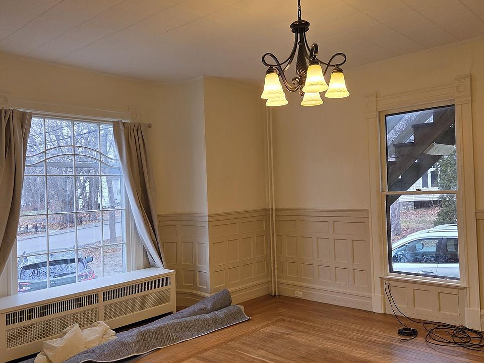 Large Living Room Area, With Hardwood Floors and Wains Coating