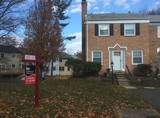 6216 Paddington Ln, Centreville, VA 20120