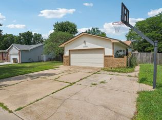 4027 Clarendon St, Wichita, KS 67220