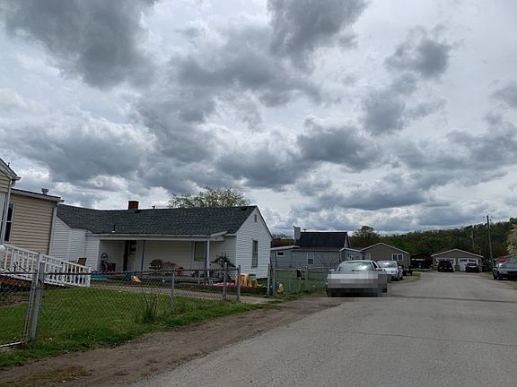 4th image of 838 Fairview St