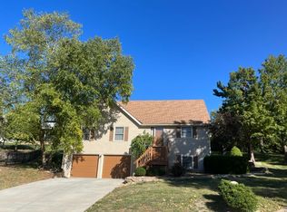 7825 Darnell St, Lenexa, KS 66216