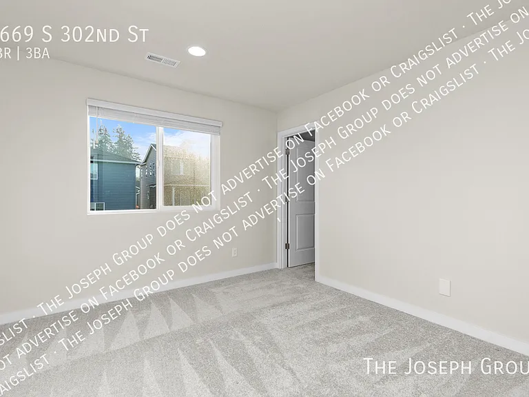 5669 S 302nd St — Photo 33