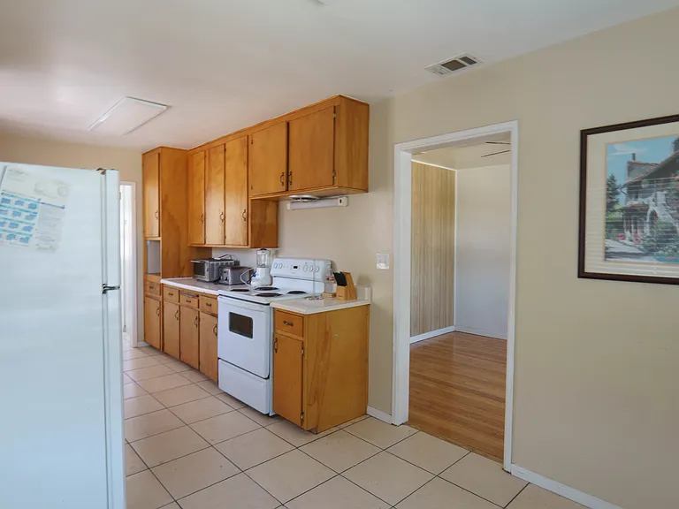 6331 Connie Dr — Photo 7