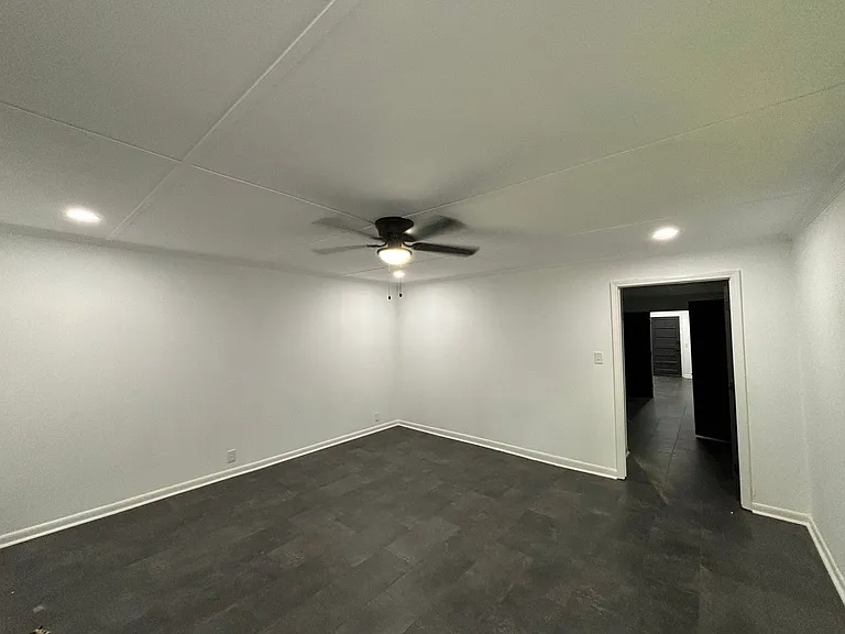 818 Maple Ave SW #4 — Photo 6