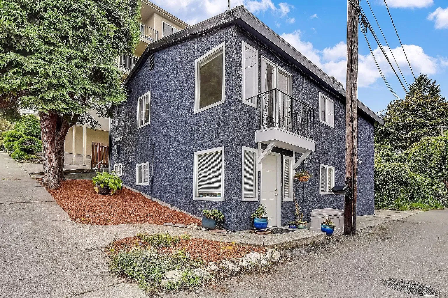 2 bed, 1000 sqft, $2,800 — Photo 1