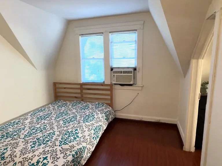 1142 W 37th Pl — Photo 20