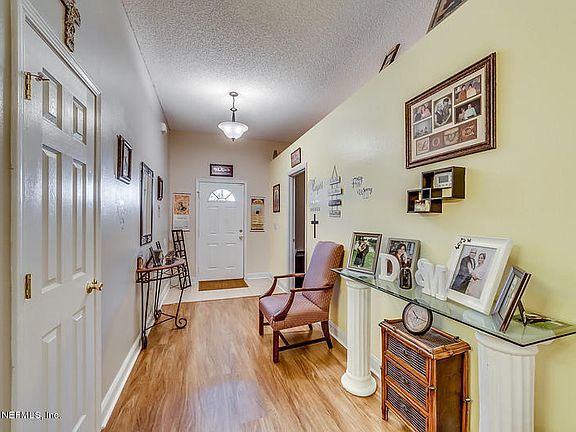 3rd image of 3703 Longleaf Forest Ln