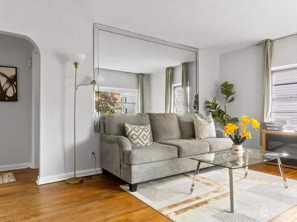 1032 E Blancke St, Linden, NJ 07036