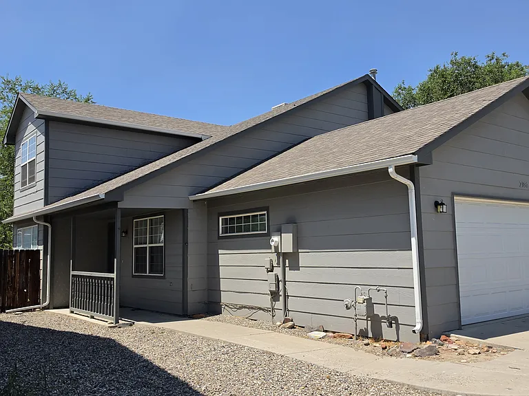 2980 Emerald Cir — Photo 1
