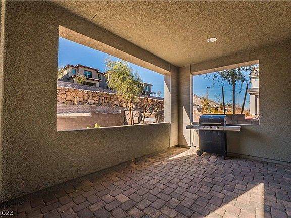 3rd image of 535 Sonoma Range St