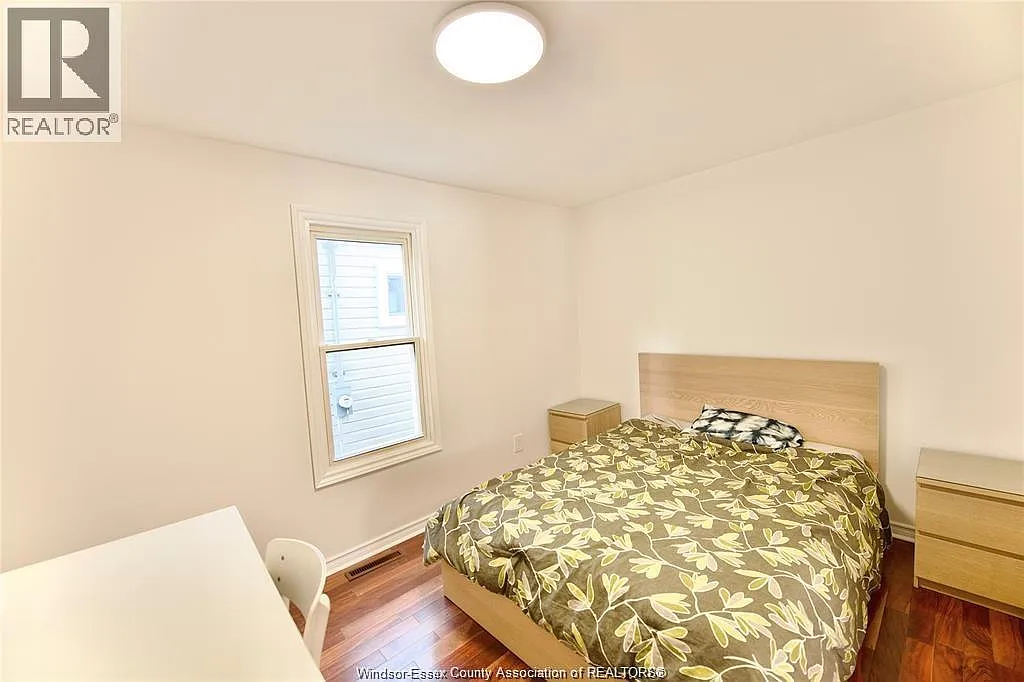 3 bed, $2,000 — Photo 4