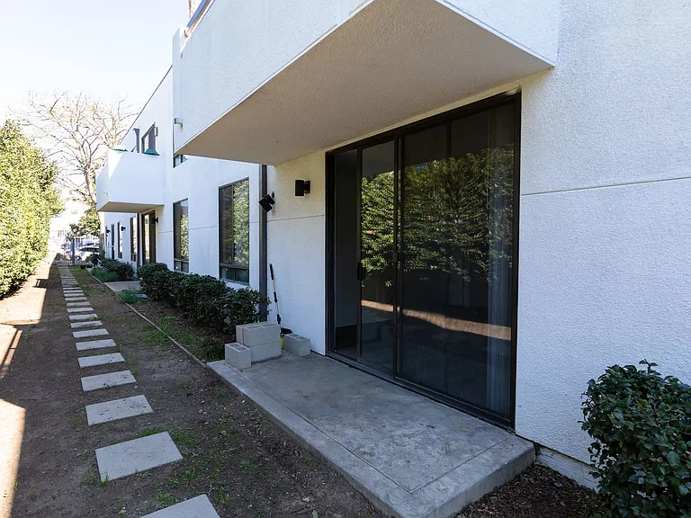 300 W Avenue 37 — Photo 8