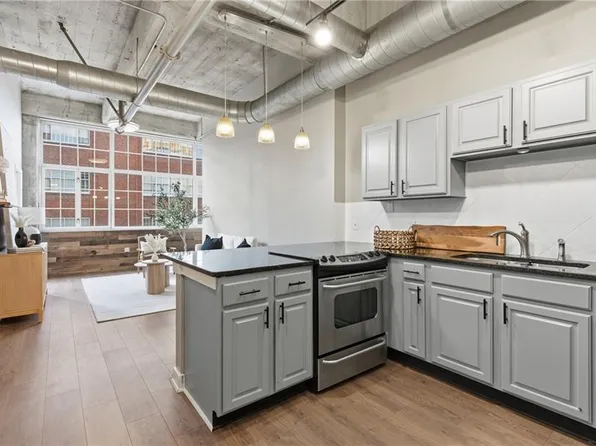 321 W 7th St APT 402, Kansas City, MO 64105