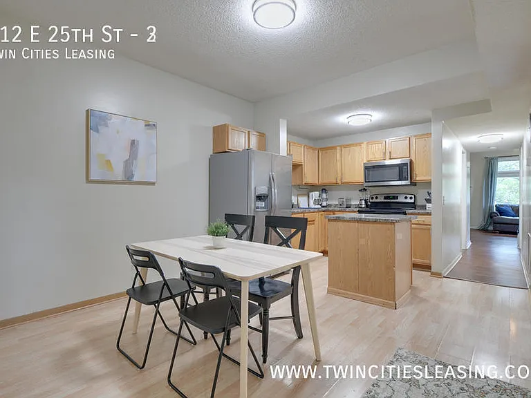 912 E 25th St #3 — Photo 63