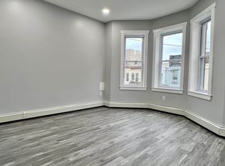 208 44th St, Union City, NJ 07087