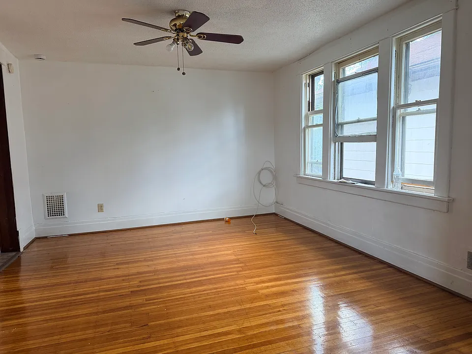 195 Shirley Ave #2