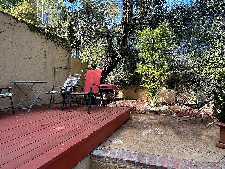 1951 N Wilcox Ave #1 — Photo 15