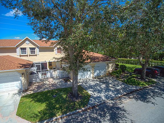 Home For Sale In Joggers Run