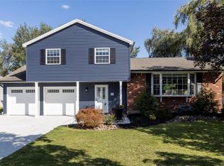 49 Brooklane Dr, Amherst, NY 14221