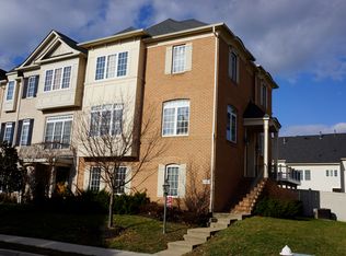 24957 Earlsford Dr, Chantilly, VA 20152