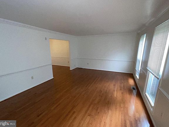 5th image of 17205 Amity Dr
