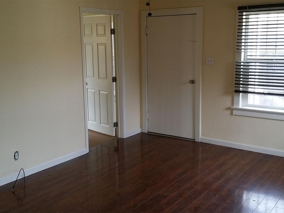 1st image of 1218 W 88th St