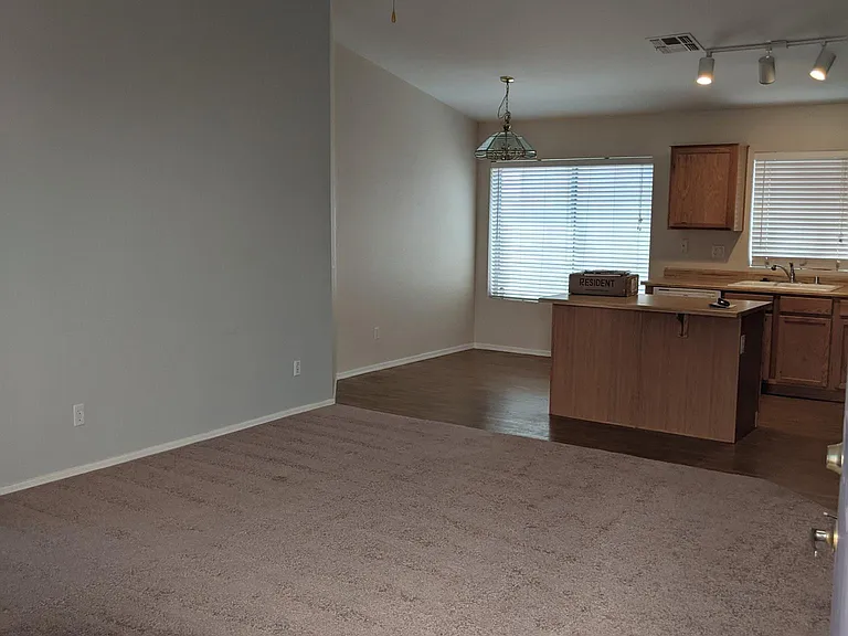 1942 E Aire Libre Ave — Photo 11