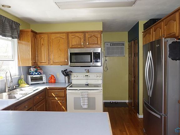 5th image of 641 Bruns Dr