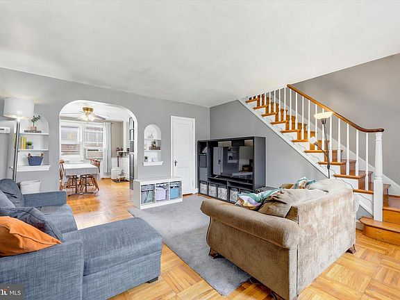 3rd image of 115 Academy Ln