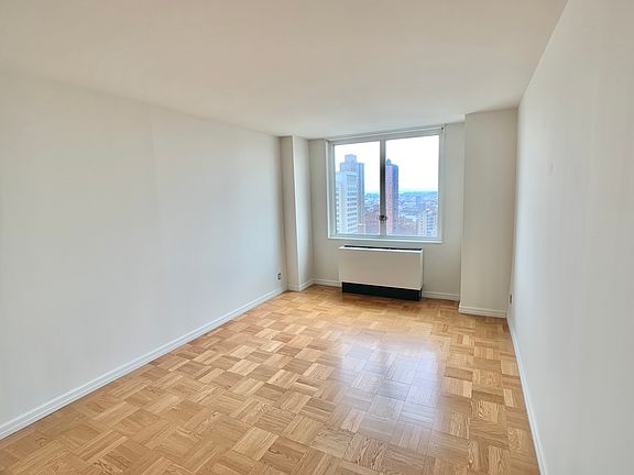 4th image of 401 E 80th St APT 32J
