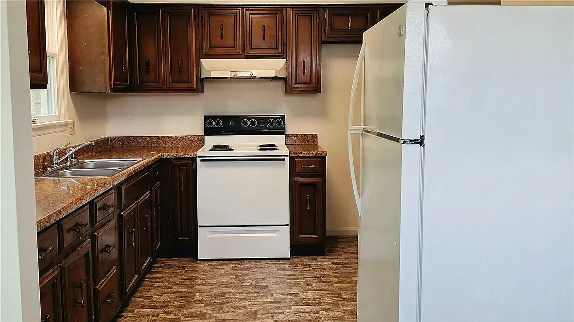 3 bed, $1,800 — Photo 4