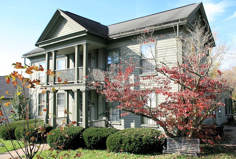 1st image of 190 N Jefferson St